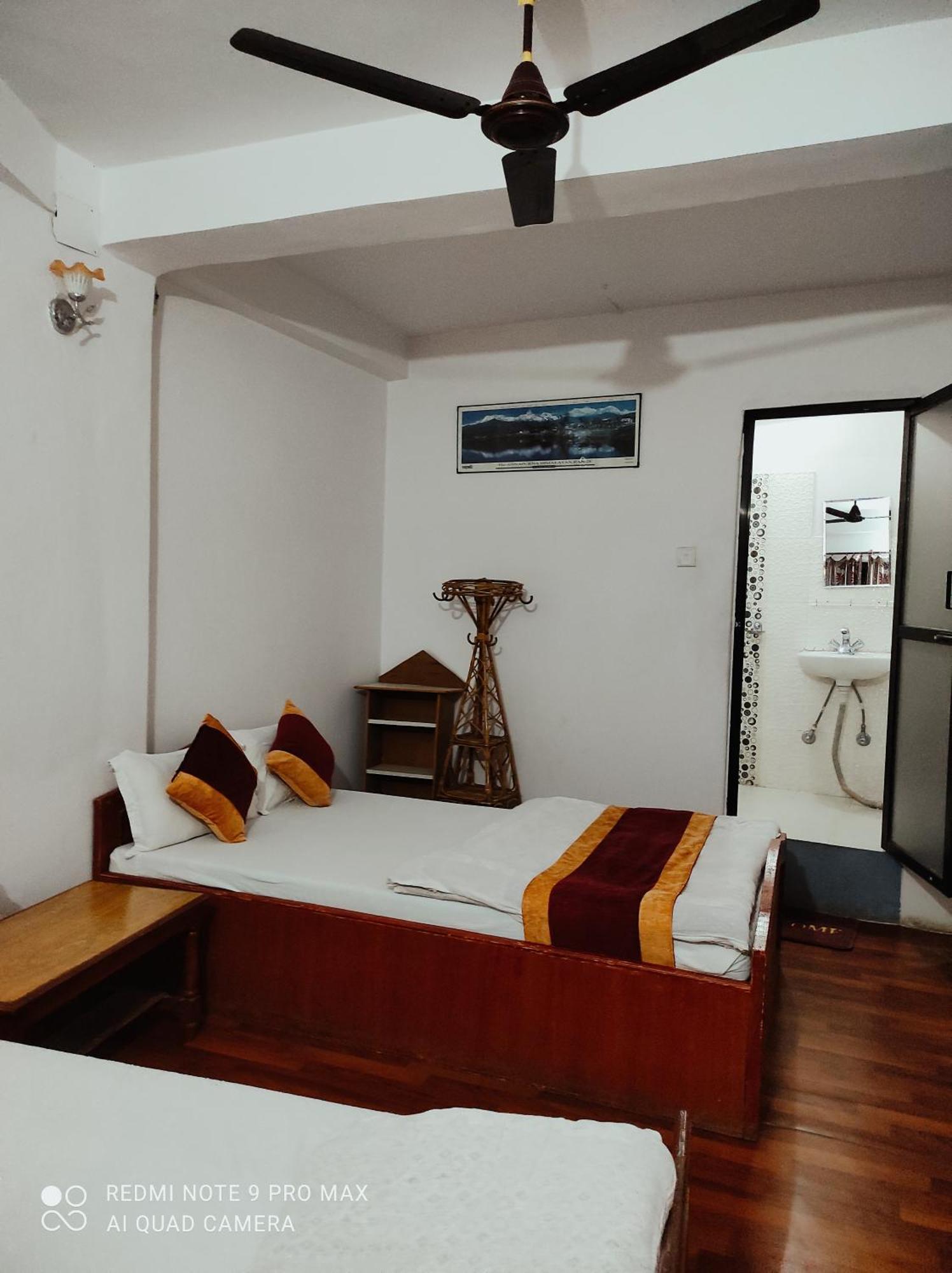 פוקהרה Lake View Lodge Sarangkot חדר תמונה
